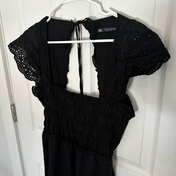 Zara Eyelet Embroidered Black Smocked Dress Medium - Picture 7 of 14